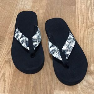 NORTY-Beach Sandals/Flip Flops- 11-12